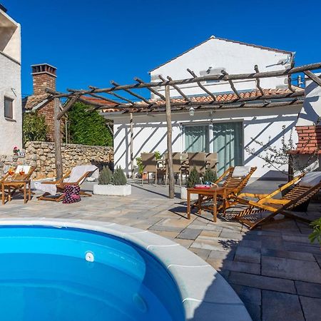 Villa Elm Milohnici المظهر الخارجي الصورة