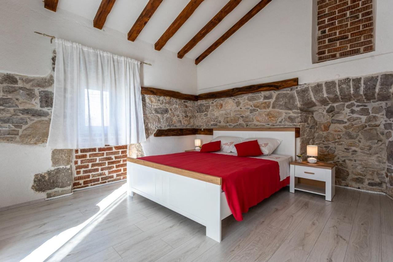 Villa Elm Milohnici المظهر الخارجي الصورة