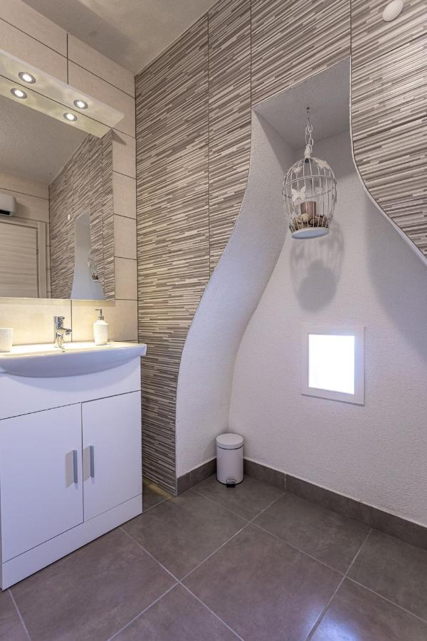 Villa Elm Milohnici المظهر الخارجي الصورة
