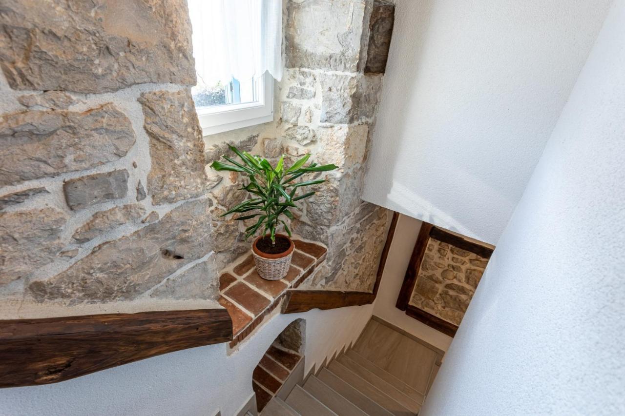 Villa Elm Milohnici المظهر الخارجي الصورة