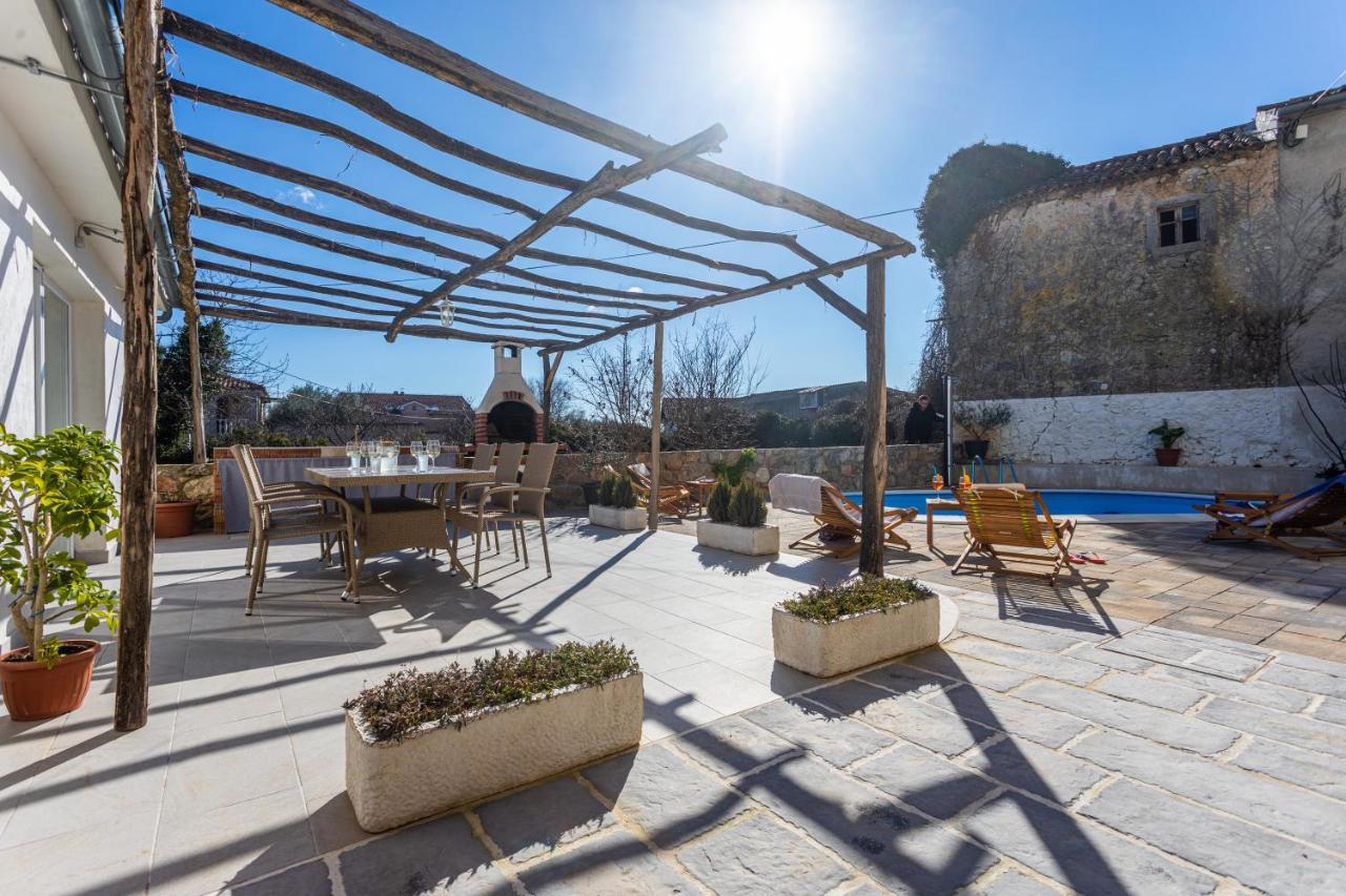 Villa Elm Milohnici المظهر الخارجي الصورة